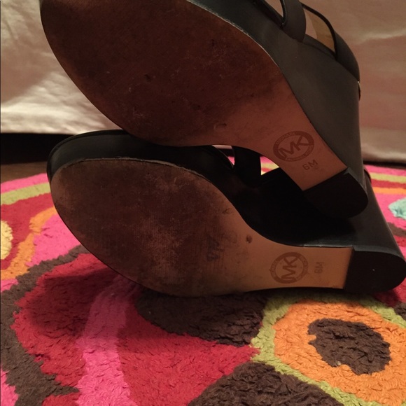 Michael Kors Black Leather Wedges! Size 6! Classy! - Picture 4 of 4